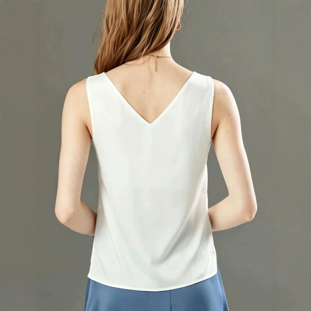 French simple simulation silk satin sling vest, thin V-neck suit, loose inside and can be worn outside, women's new top