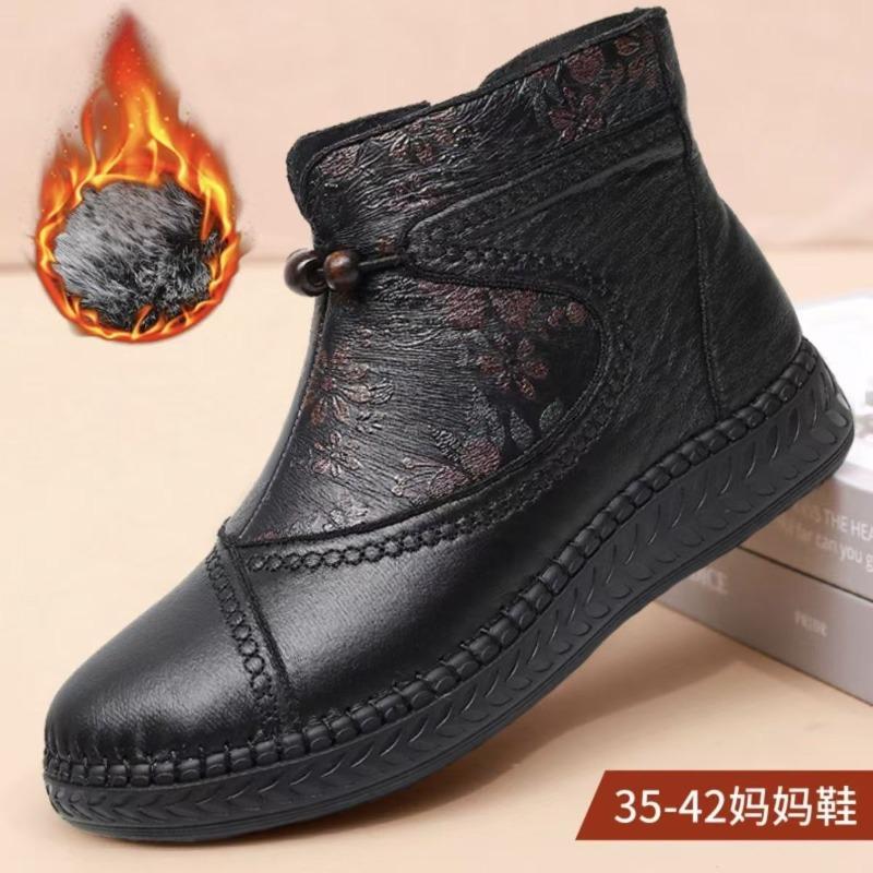 Winter new flat-bottomed non-slip and warm women's cotton shoes thickened middle-aged mother shoes cotton shoes velvet cotton boots