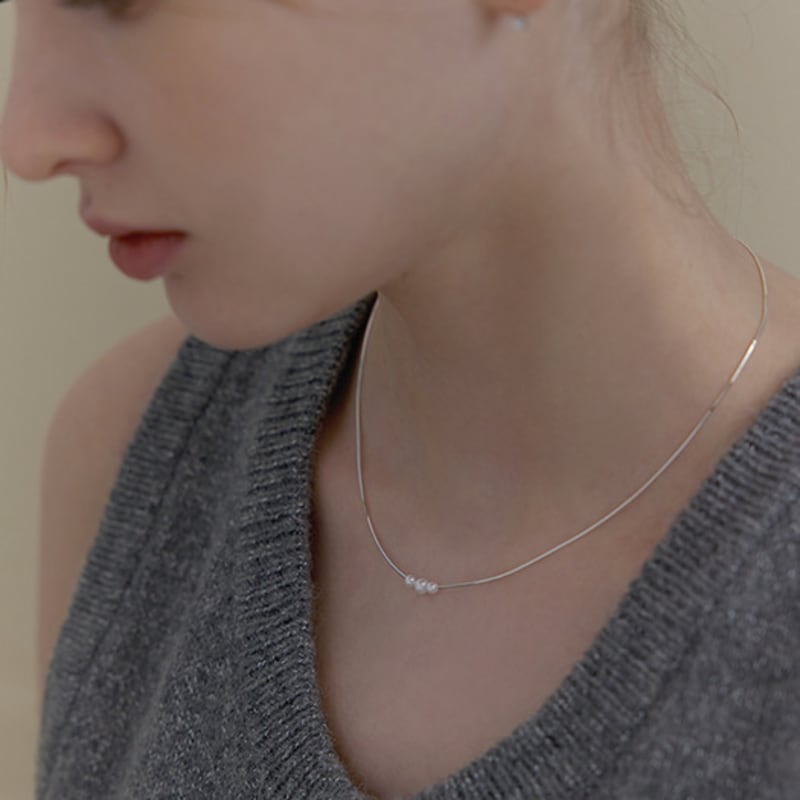 Lewe Three pearl Shiny chain necklace