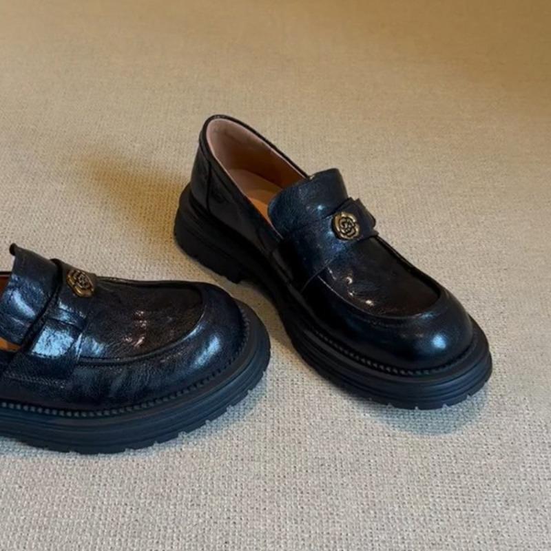 Anti-slip Retro Pleated Buckle Thick-heeled Sole Shoes for Women