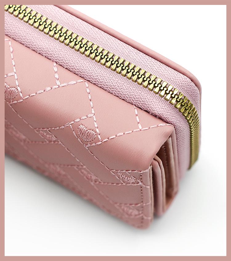 Women's Tri-Fold Embroidered Heart Wallet with Multi-Card Slots and Leather Coin Purse