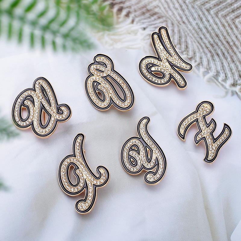 Fashion Women Rhinestone Brooch A-Z English Letter Metal Corsage Pins Crystal Alphabet Jewelry Shirt Clothes Accessories Gift