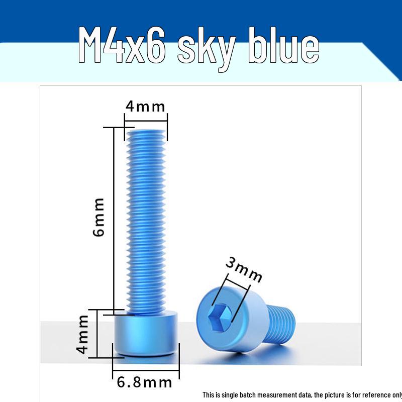 Šroub s vnitřním šestihranem M4 z eloxované hliníkové slitiny s válcovou zápustnou hlavou, antikorozní, barevná povrchová úprava.