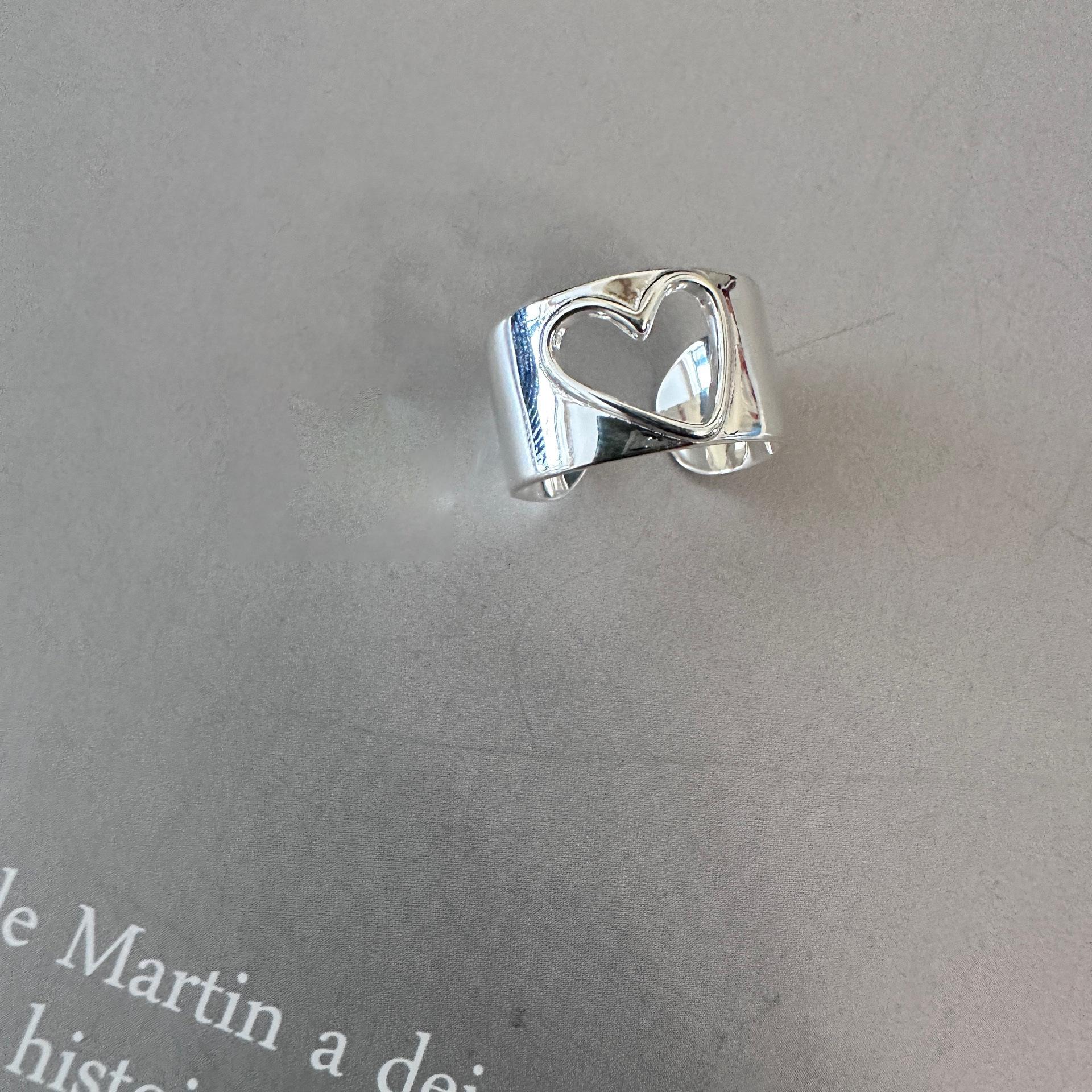 Trendy Adjustable Geometric Hollow Heart Ring for Women