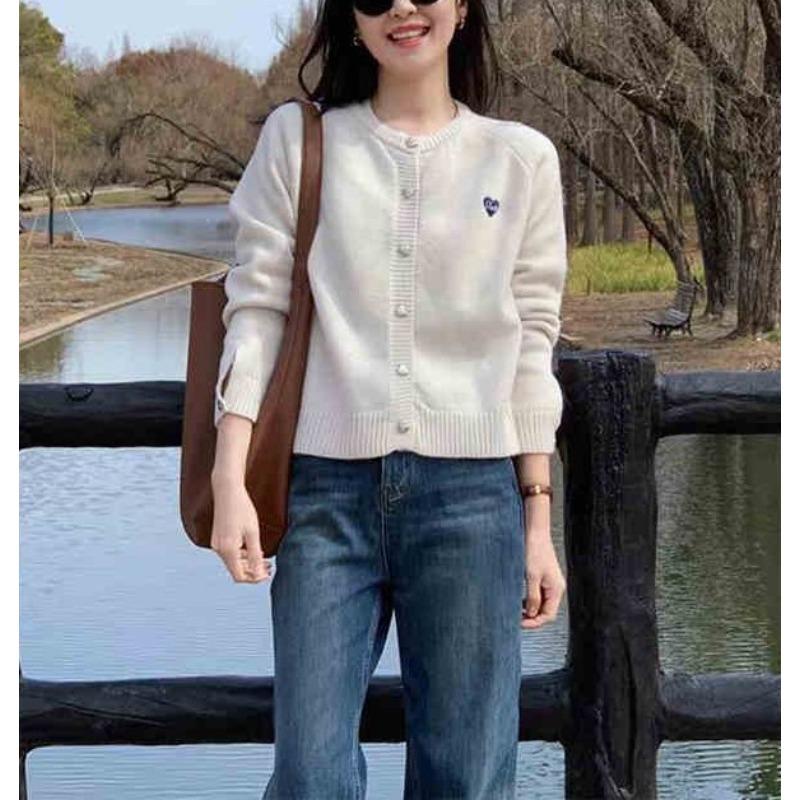 

Осень и зима однотонный вышитый переднее плечо длинный рукав вязаный кардиган женский свободный короткий верхний свитер-жакет average size бежевый