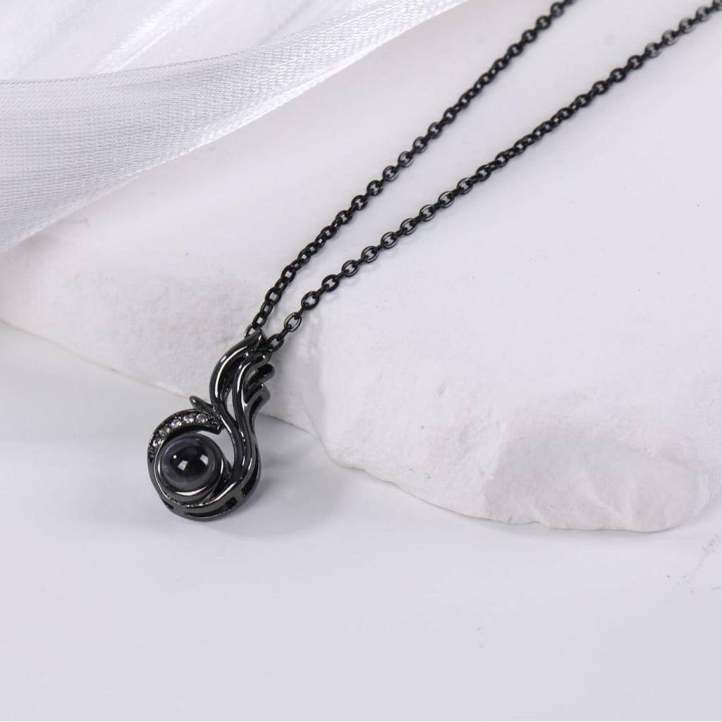 Luxury Titanium Heart Projection Necklace: 100 Languages 'I Love You' Non-Fading Clavicle Chain