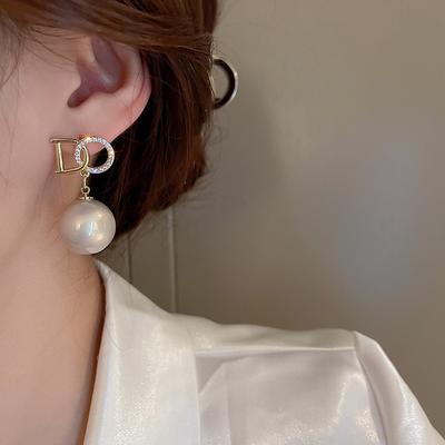 Inlaid Rhinestone Pearl Stud Earrings Women Personality Fashion Unique Design Earrings Wedding Jewelry Birthday Gift