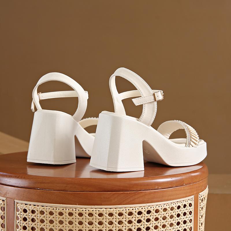 Fashion Fairy style thick soled sandals for women wearing summer 2025 new thick heels with fashionable beach shoes