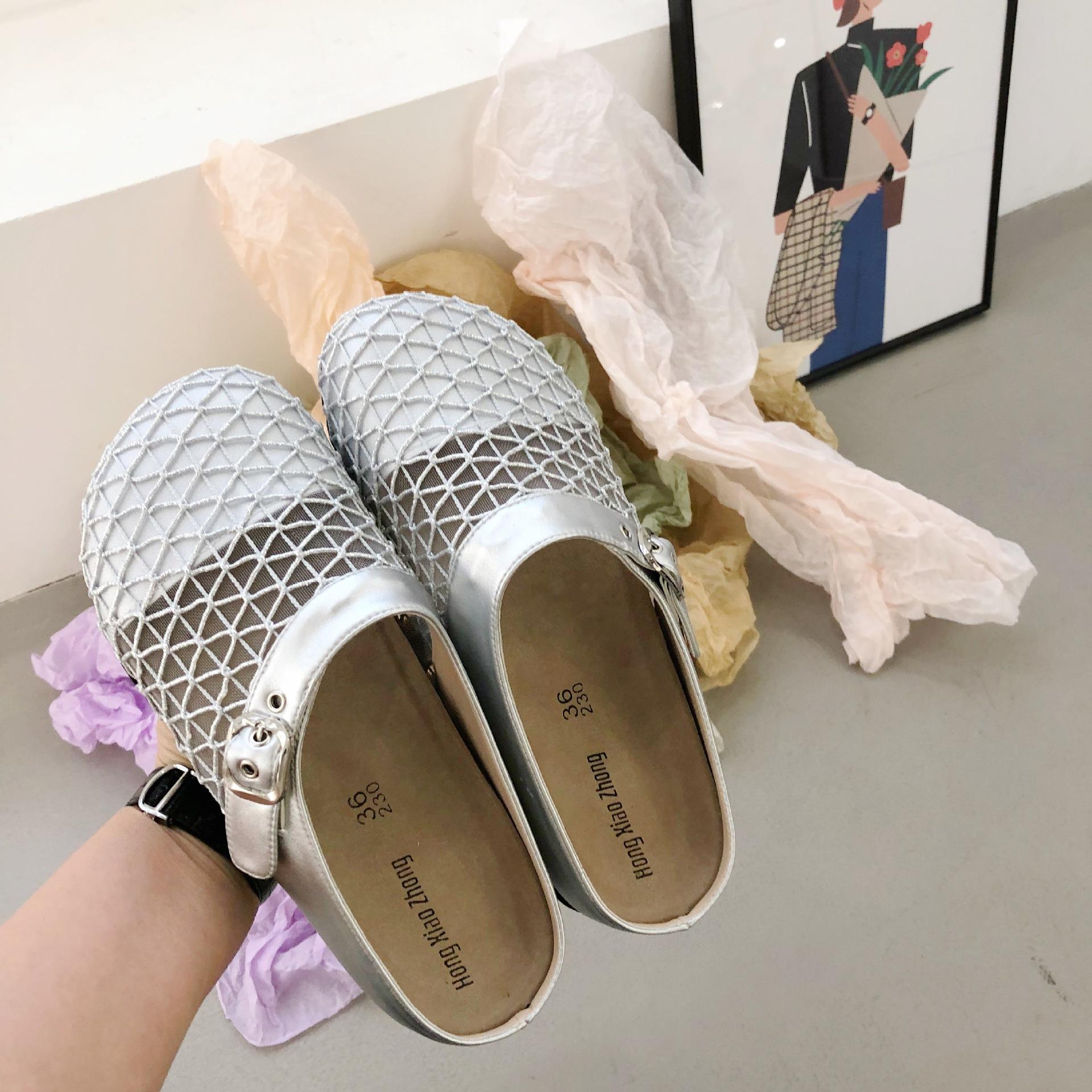 

Niche design belt buckle woven hollow bag head half slippers women s outer wear 2025 new thick-bottomed Muller sandals 39 серебряный