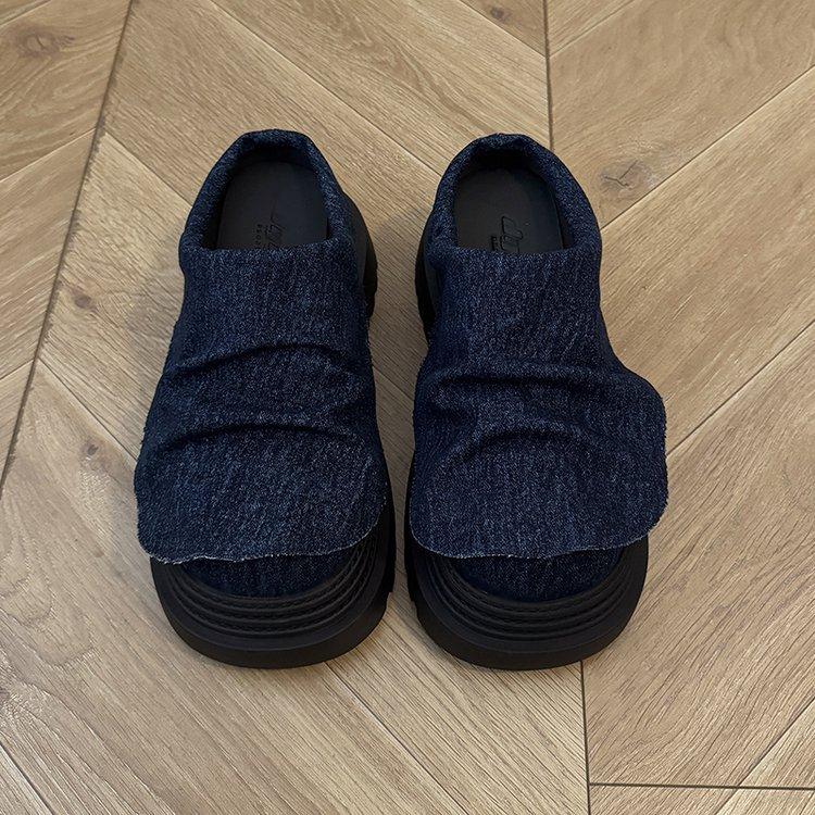 

Европейский вареный деним плиссированный оборчатый край сумка на большую голову голова полушлепанцы маленький человек 7см одна педаль женская обувь обувь 40