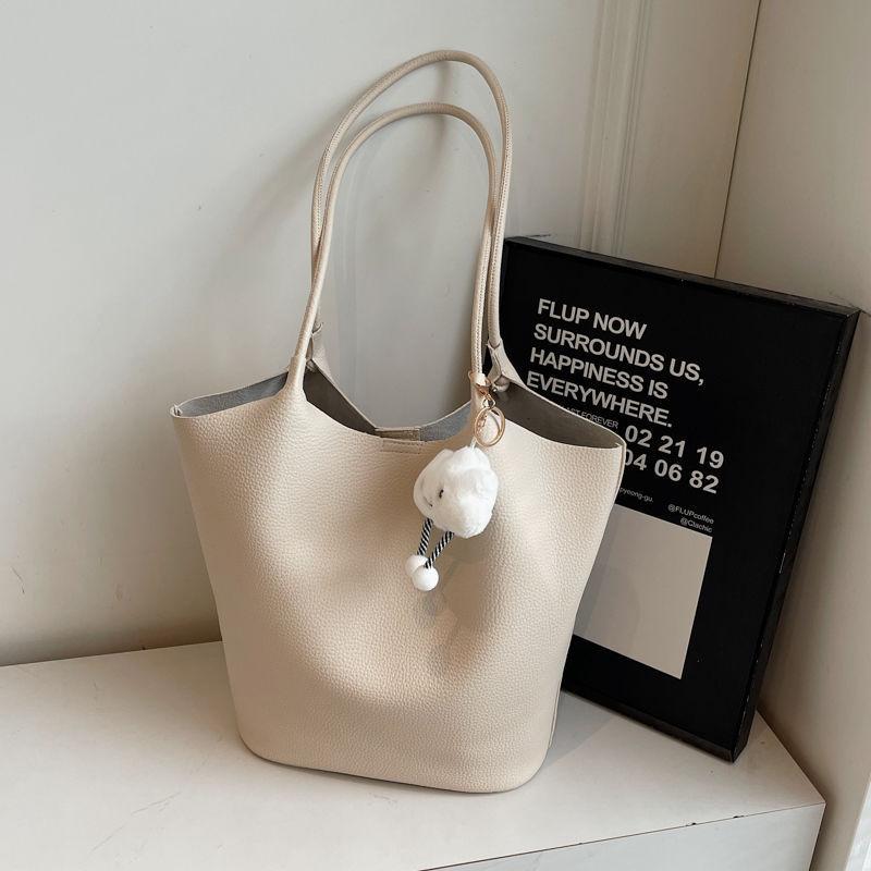 Casual and Versatile Tote Bucket Bag Women's 2025 New Spring and Summer Large Capacity Commuter Shoulder Bag Student Class Bag