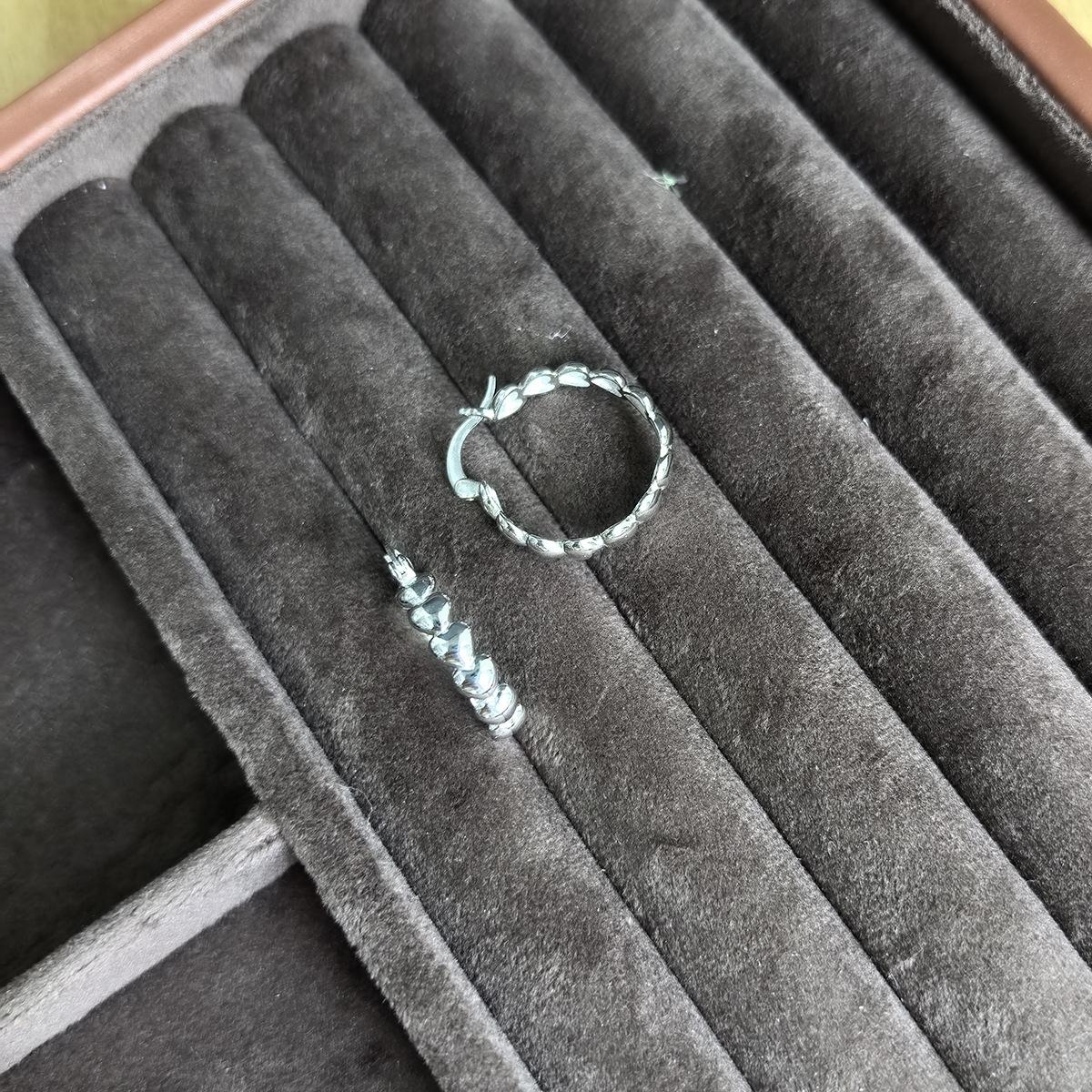 

Senior Sense of Simplicity Love Heart Earrings Female Retro Personalized Sweet Peach Earring Ear Buckle Earrings Affordable Dainty Earrings Daily Wear