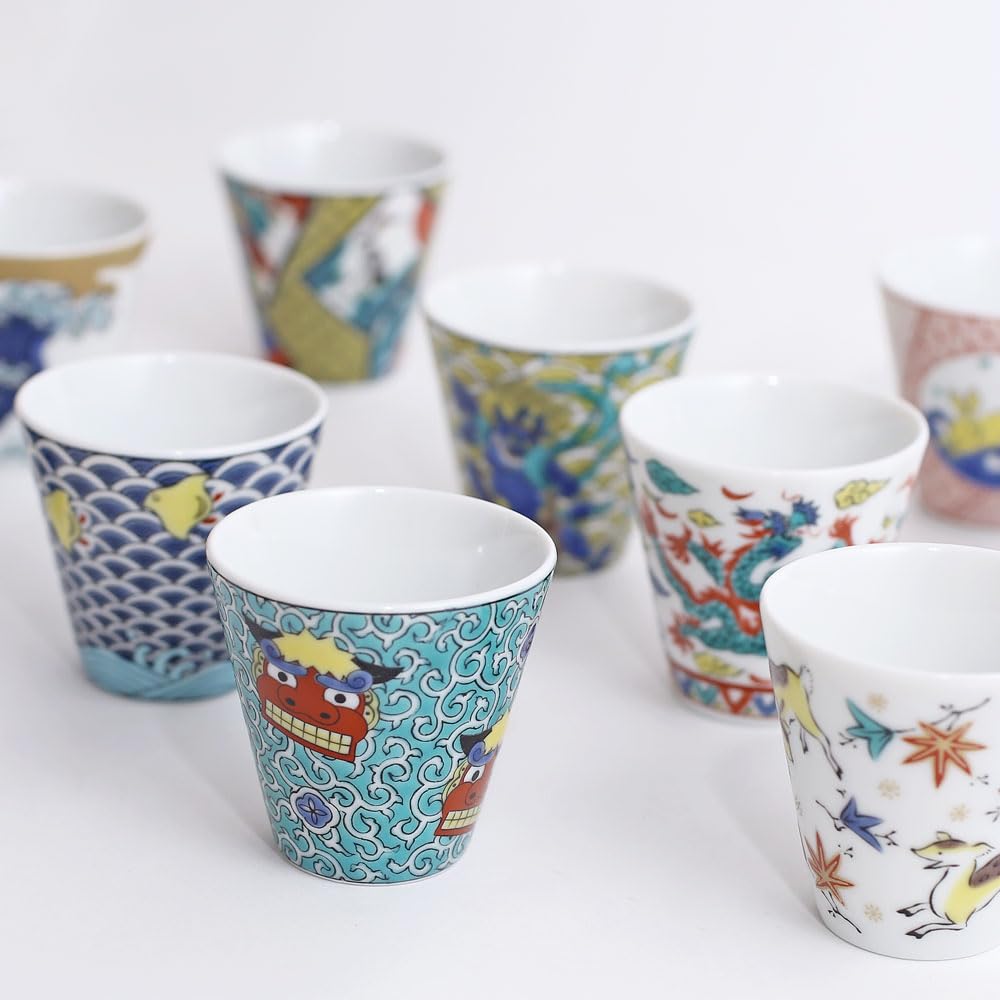 Kutani a traditional craft of the Hokuriku This sake cup features a wave design by and can also be used as a sake bottle or accessory a stylish and