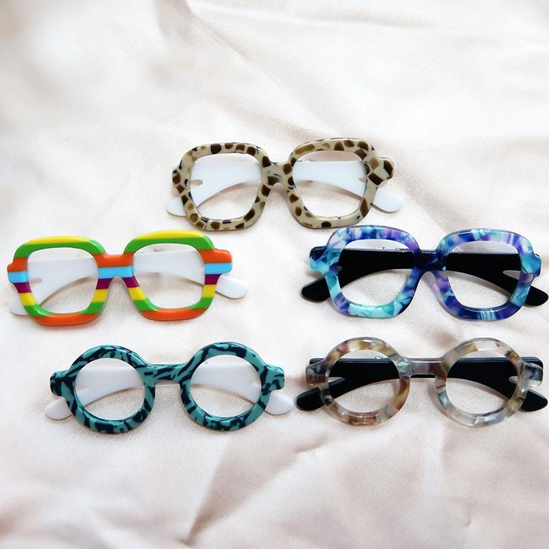 Yi'ai Bestseller: European-American Eyeglass-Shaped Acrylic Brooch - Unique Style Corsage Accessory