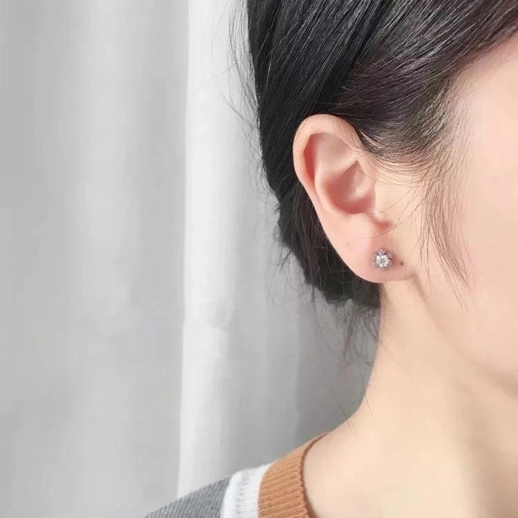 Beixi S925 Sterling Silver Snowflake Zirconia Earrings – Simple Korean Fashion Jewelry for Women