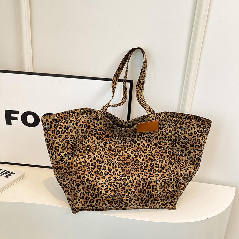 Large capacity leopard print fashion shoulder bag women's new simple personalized tote bag large shopping bag leisure travel bag