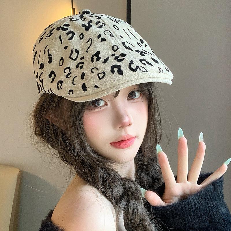 Sweet and cool leopard print suede forward hat children American retro big head circumference fashionable newsboy hat showing face small cap