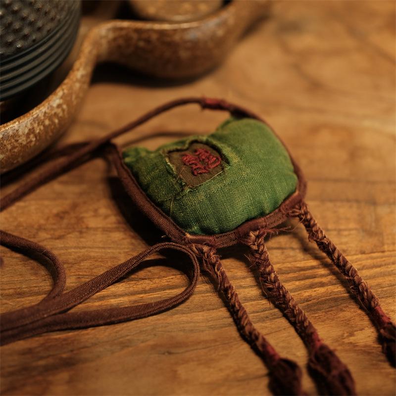 Johnature Čisté plátno z literatury umění ručně znak náhrdelníky peněženky ručně vyšívané náhrdelník