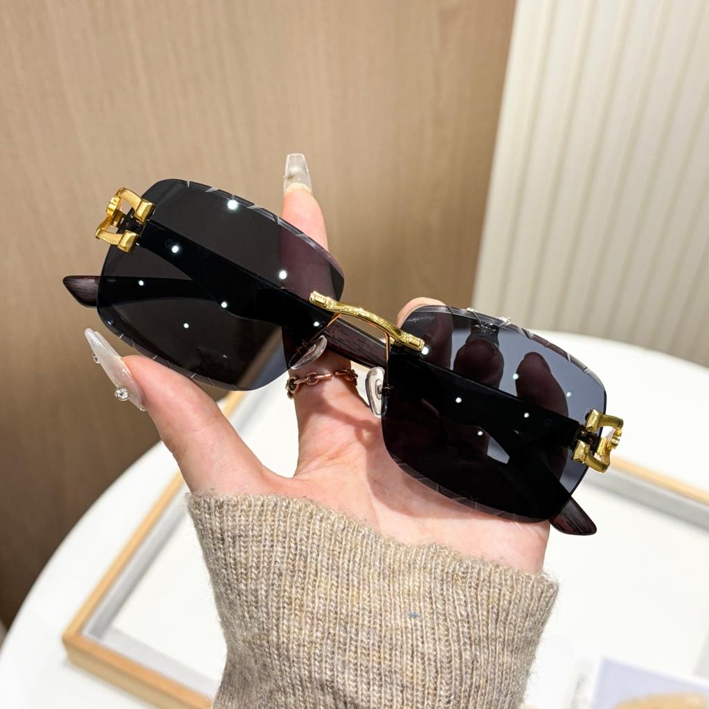 European and American retro style men's and women's fashionable sunglasses trend versatile summer sun shading and UV protection