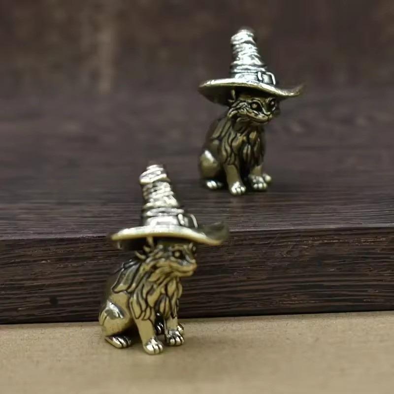 Cute Solid Brass  Cat Figurine - Retro Witch Cat Miniature Statue, Antique Copper Tea Pet Table Ornament Home Office Decor