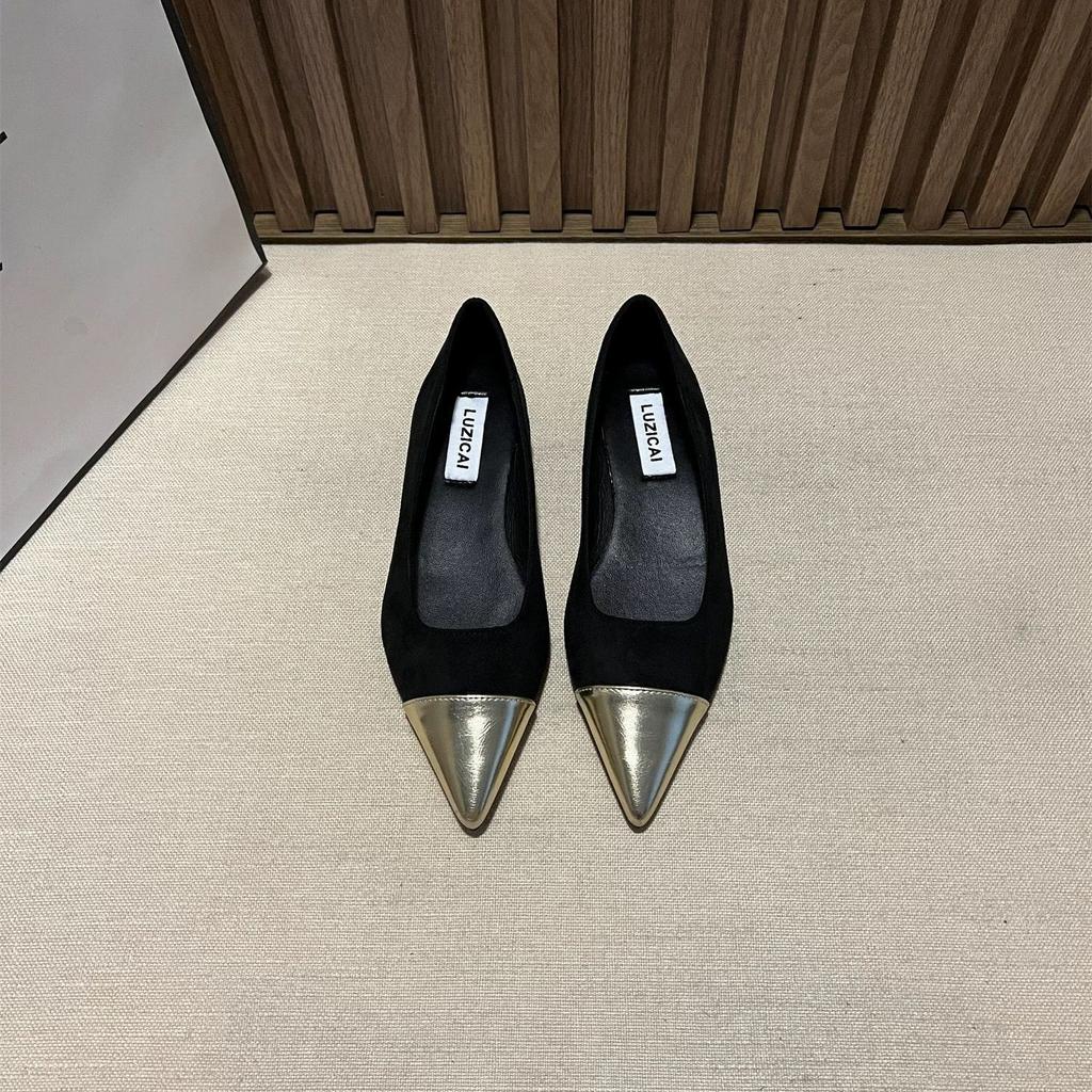 Sapatos de fada de fundo plano com vento suave à noite verão 2024 novos sapatos de salto único para saia temperamento pequeno perfumado francês sapatos de bico fino