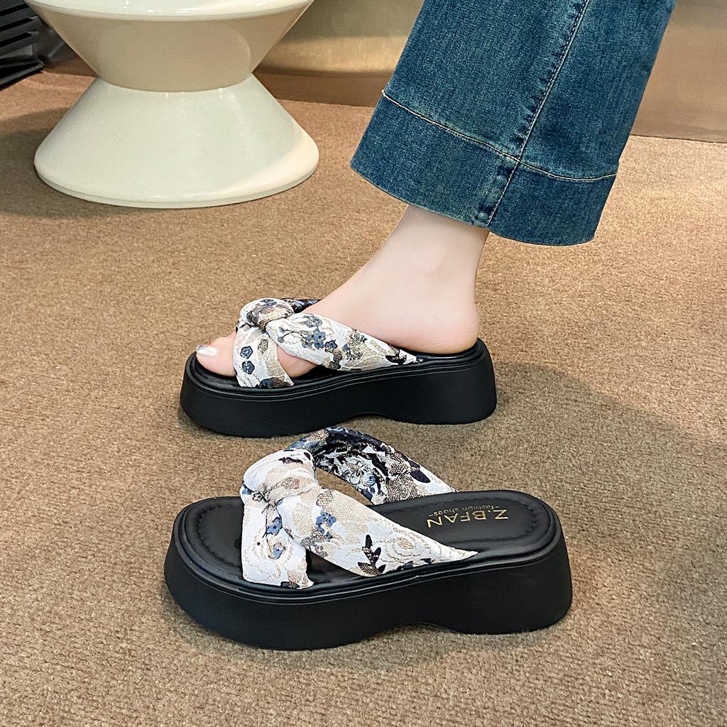 National Style Cool Slippers Female Summer Wear 2025 New Fairy Style with Skirt Thick-bottomed Beach Slippers Fashion One-word Drag