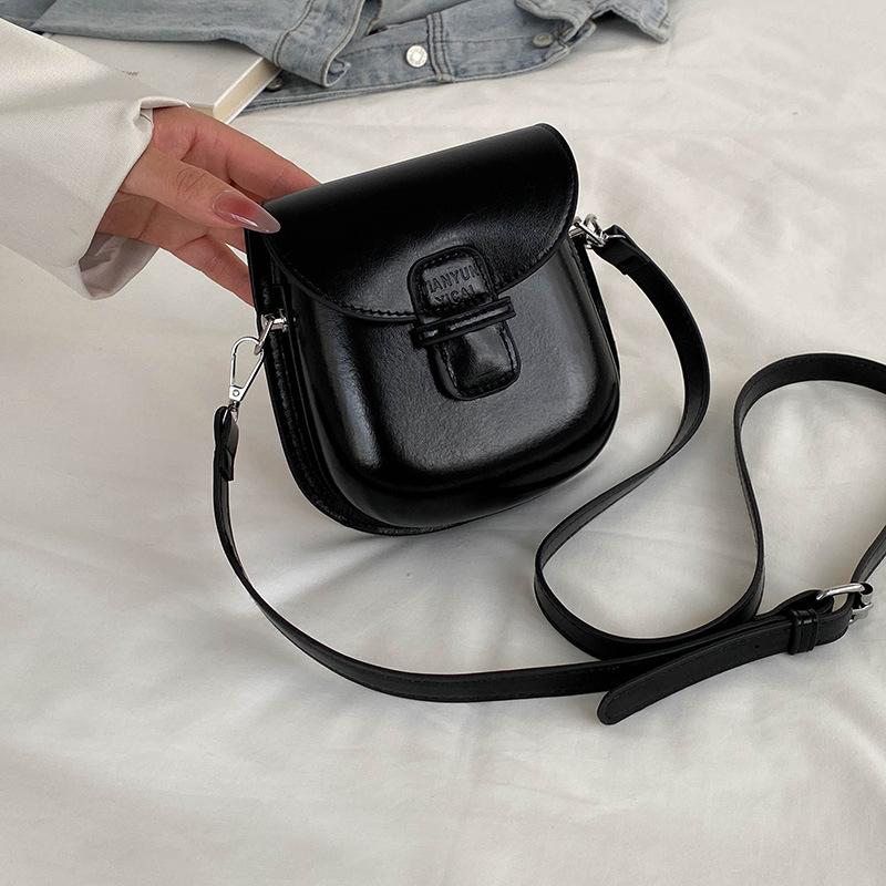 

Sweet lady knocks cute horseshoe bag women s bag new versatile mobile phone bag trendy fashion shoulder messenger bag чёрный