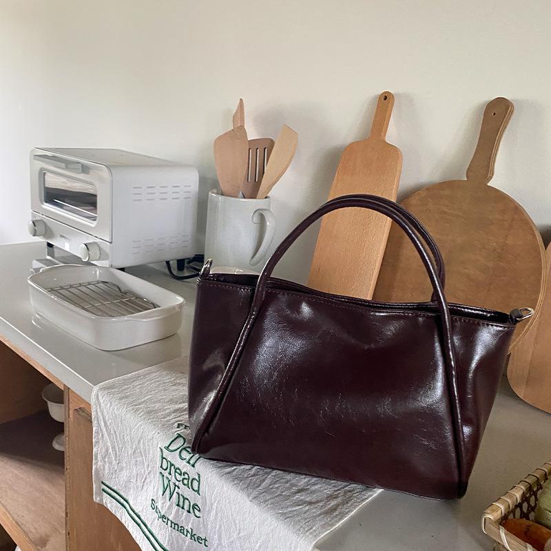 

Легкая роскошная сумка-тоут для женщин, новая ПУ магнитная пряжка, простая корейская версия, сумка на одно плечо, модная универсальная сумка (30cm<Max Length<50cm)