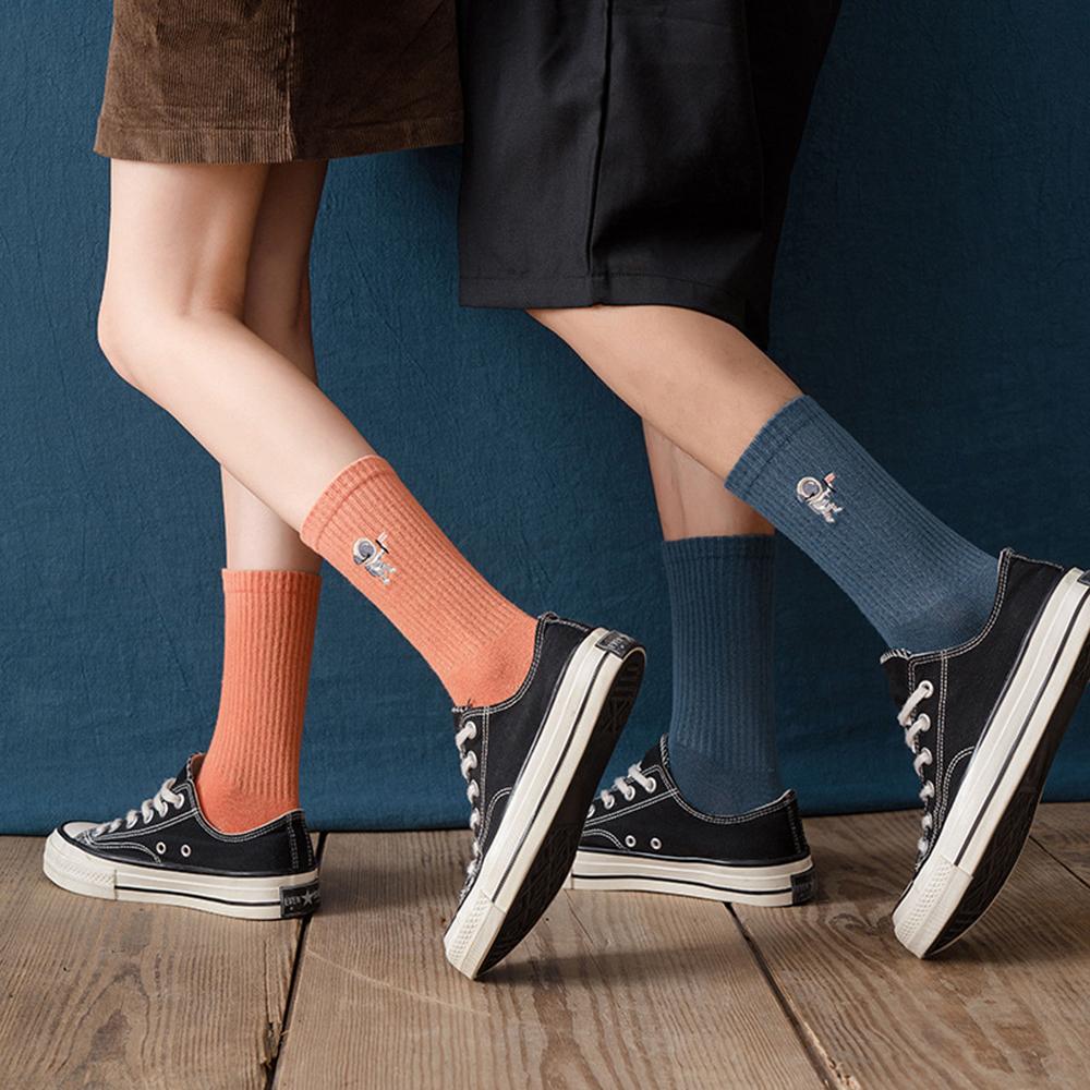 Fashion Women Men Embroidered Astronaut Couple Cotton Crew Socks Solid Colors Long Unisex Sport Mid Tube Tide Socks High Quality