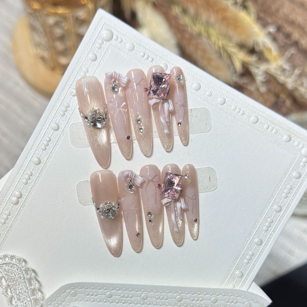 Handmade Press On Nail French Gentle High-end Pink Cat Eye 3D Diamond Bow Light Luxury Fake Long Stiletto Nail Patch Artificial Nail Reusable