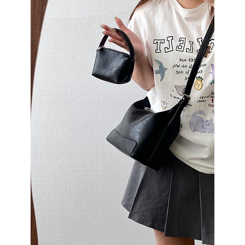 IELGY Retro Underarm Bag Portable Shoulder Crossbody All-Match Niche Shoulder Bag