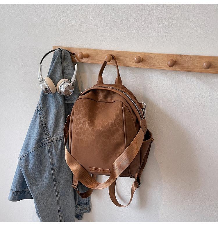 Retro trendy backpack bag women s new trendy Korean version simple and versatile small schoolbag light travel commuter backpack 2794₽