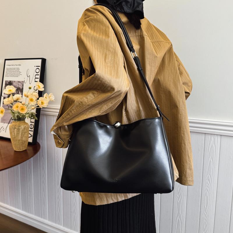 Popular bag women's large-capacity new retro versatile shoulder messenger tote bag bucket bag