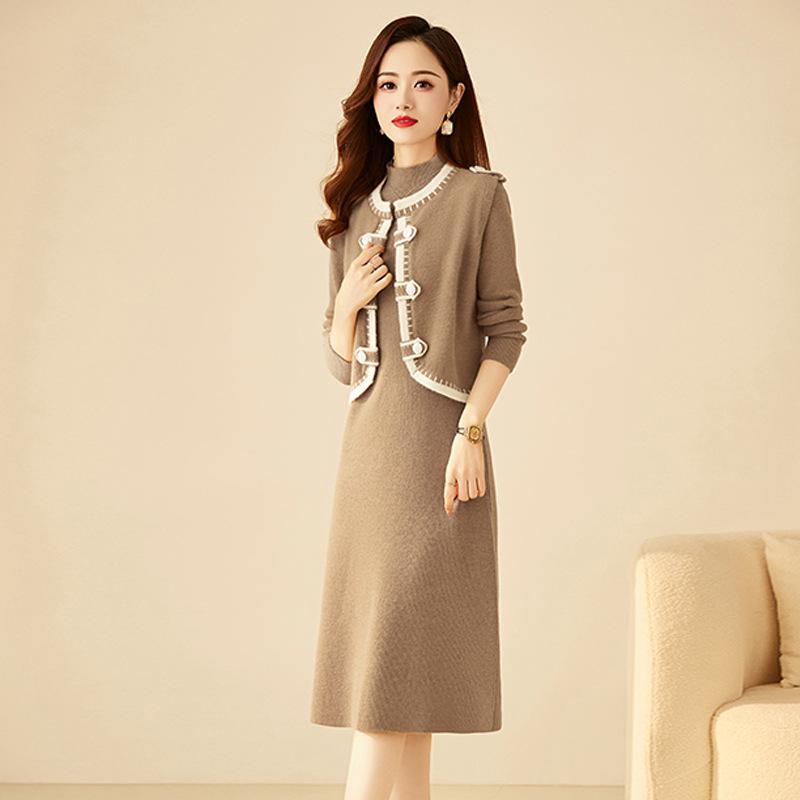 Goddess Style Knitted Two-Piece Set: Mid-Length Long-Sleeve Dress for Fall/Winter 2025