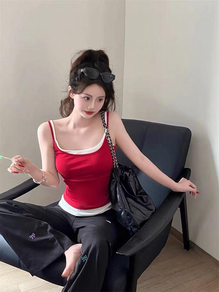 Korean Color Block Patchwork Camisole with Built-in Bra Pads and Stylish Design
