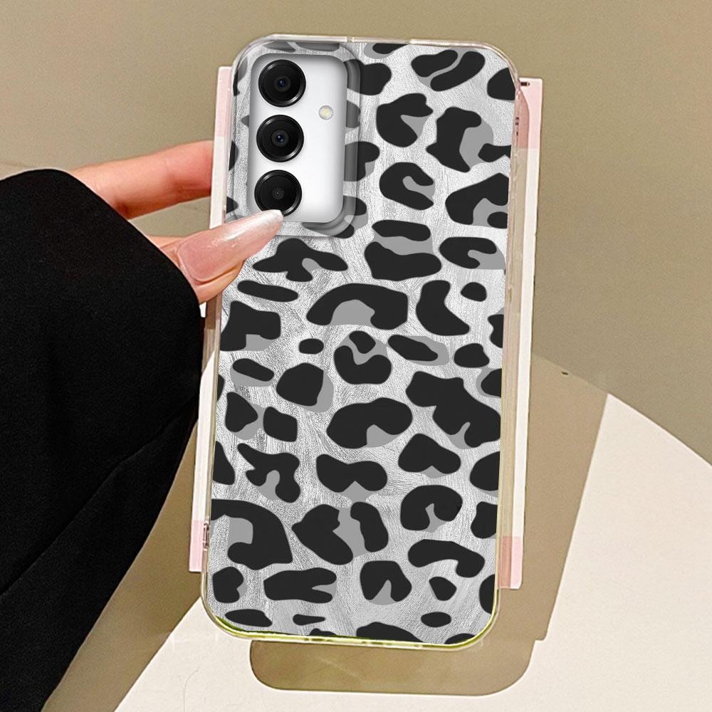Vintage Black Leopard Women Phone Case for Samsung Galaxy A55 A07 A17 A56 A36 A26 A16 A53 A06 A14 A24 A34 A54 A15 A12 A22 Cover