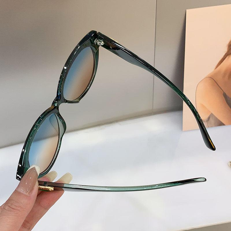 Vintage Cat Eye Sunglasses Women Fashion Love Heart Designer Sun Glasses Sexy Ladies Shades UV400 Luxury Brand