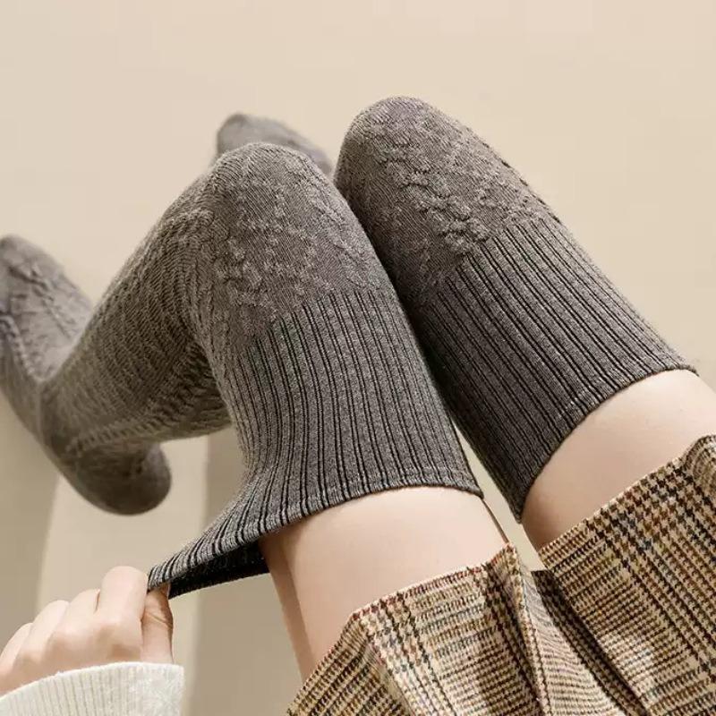 Autumn and Winter Socks: Women's Twisted Calf Socks, Solid-colored Over-the-knee Socks, Versatile Socks