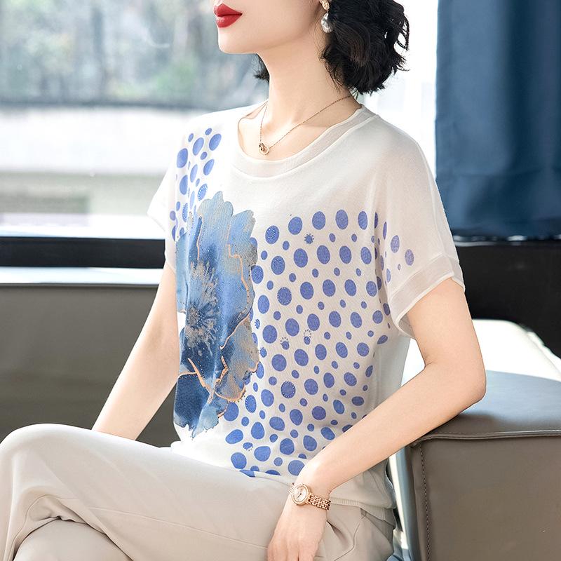 Chic Casual Printed Knitwear Short Sleeve Summer Top for Moms - Versatile, Stylish T-shirt for Middle-Aged and Older Women.