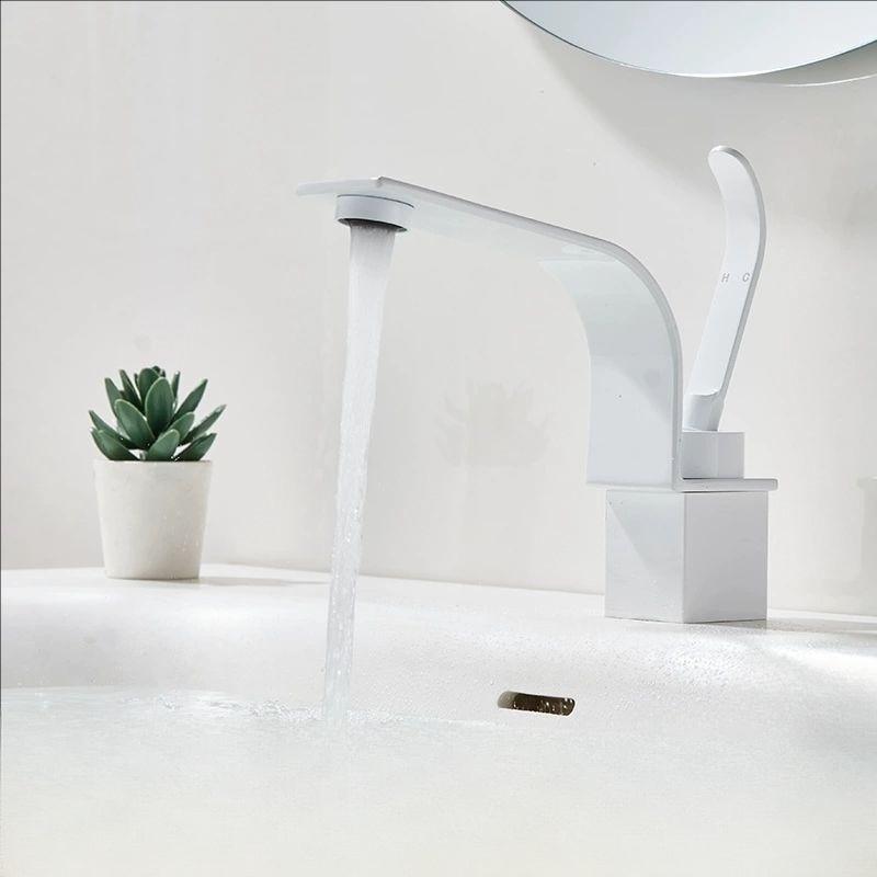 Baterii Lavabo Crom Baterii Moderne Aurii Montate pe Punte Baterii Mixere Baie Negru Baterie Lavabo Baie Baterii Cascadă Gri