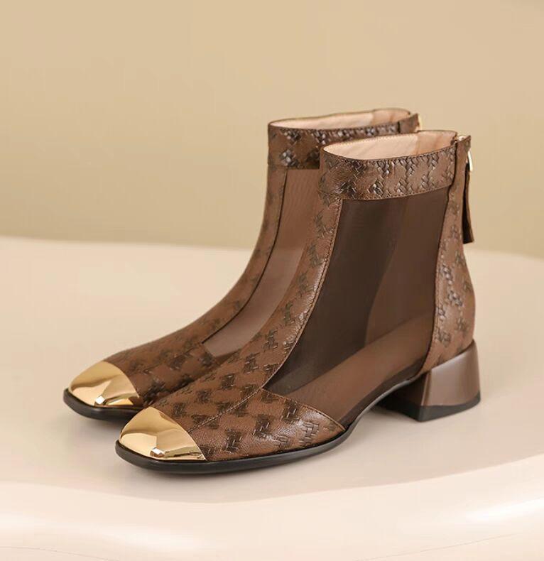 

Грубые ботильоны на каблуке женские универсальные металлические с квадратным носком полые сандалии из мягкой овчины крутые ботинки дышащие 40 коричневый