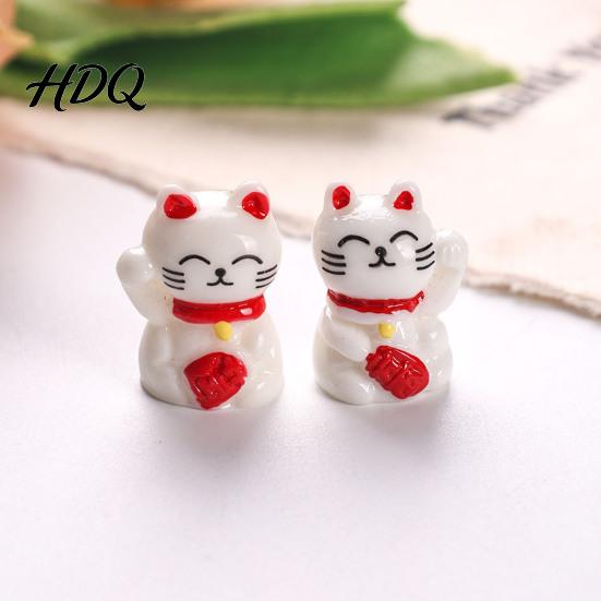 Mini Beckoning Cat Statue 10PCS Lucky Figurines Resin for Game Night Ornaments Prosperity Figurine Mahjong Table Desktop Display Good Luck
