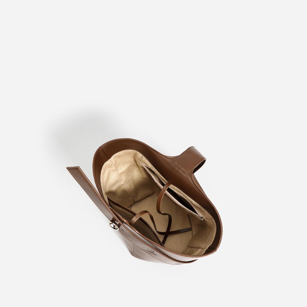 Niche Commuter Bucket Bag Women's New Fashionable Large-capacity Shoulder Crossbody Handbag Women's Bag