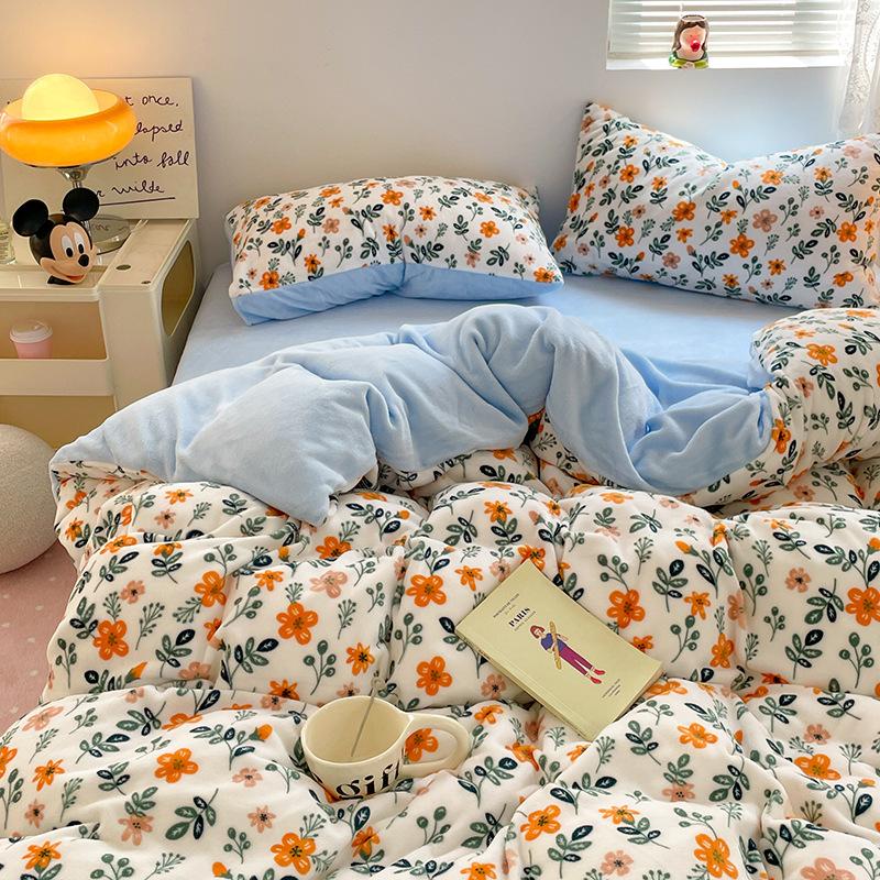 

Маленький комплект из четырех предметов из флиса свежего молока, простыня из кораллового флиса, пододеяльник, теплая фланель, плюш 1.2m bed