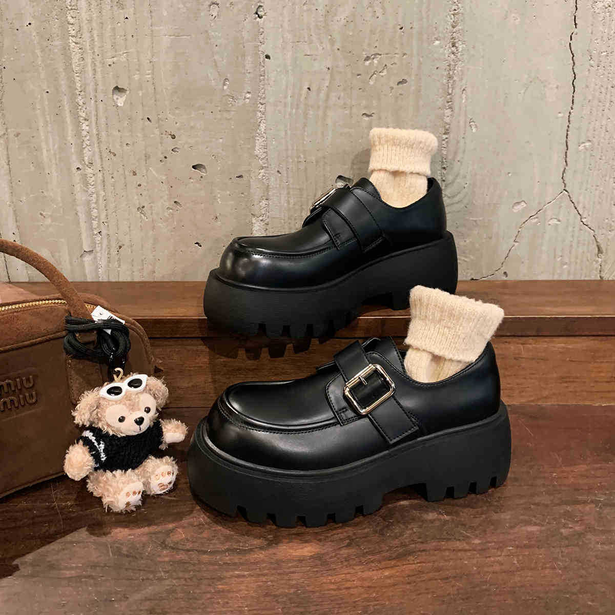 

Виноградная студия lee круглый носок металлическая пряжка ремешок на утолщенном каблуке толстая подошва лоферы маленькие кожаные туфли женские весна и осень 34