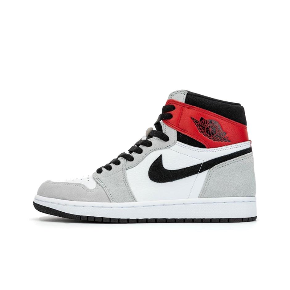 

Jordan 1 Retro High Light Smoke Grey