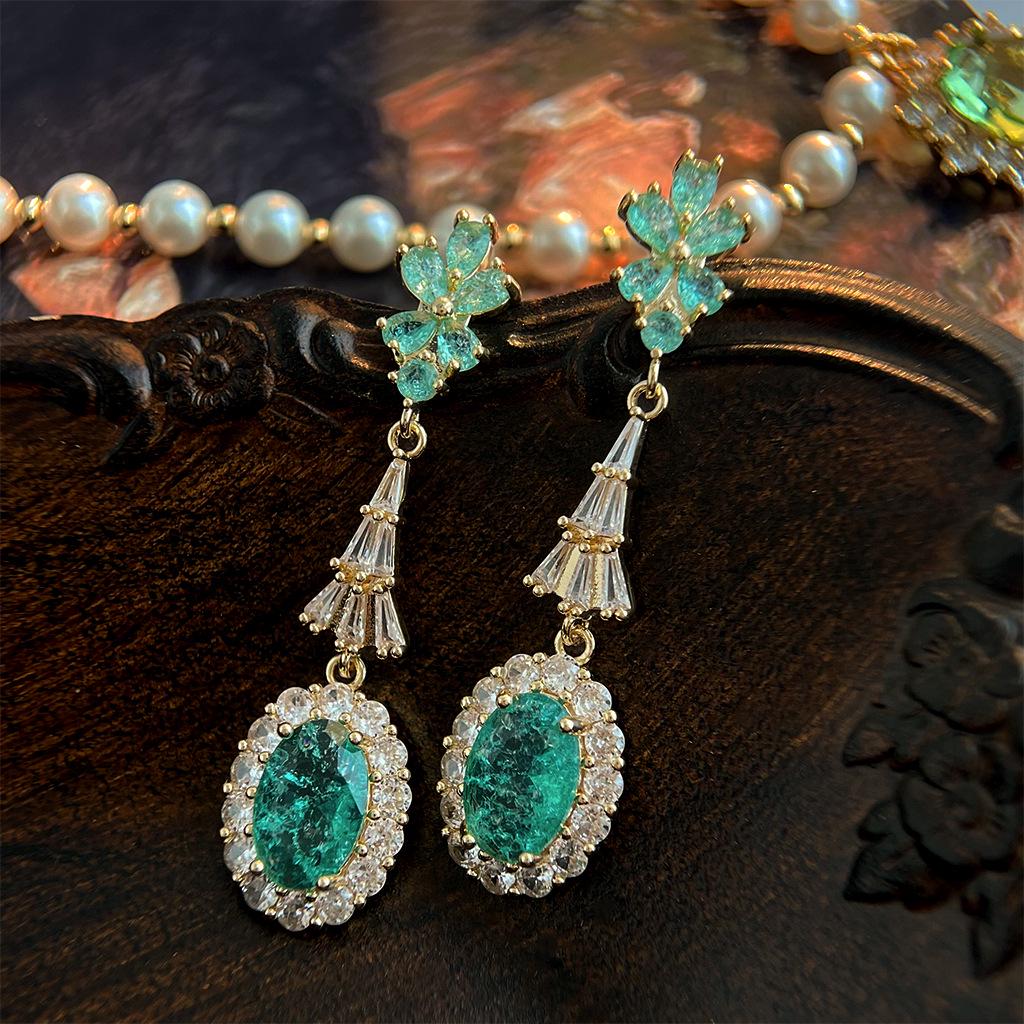 Elegant Vintage-Inspired Green Zirconia Stud Earrings Collection