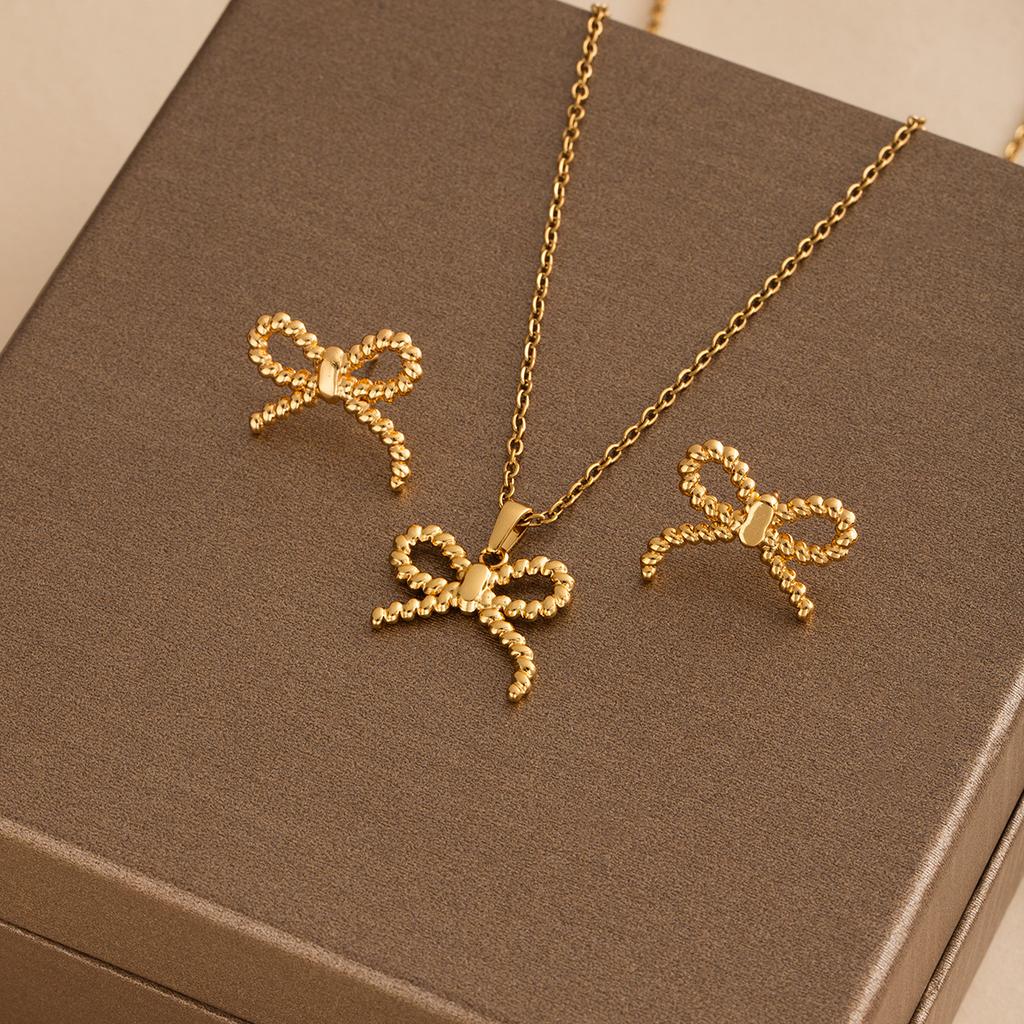 French Retro Light Luxury Metal Style Geometric Star Pearl Stud Earrings Necklace Set High-End Niche Earrings