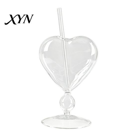 Hitzebeständiges Weinglas Kreativer Herzförmiger Kelch mit Strohhalm, Personalisierter Saft Verdickter Becher für Cocktails Becher, Liebe Herz Stielglas Champagner