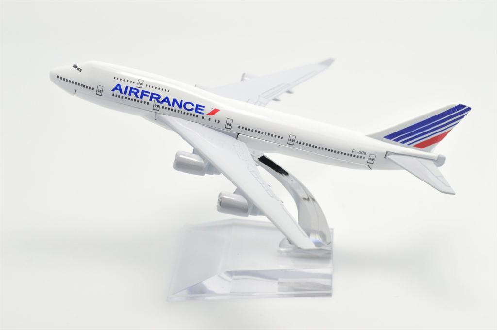 TANG DYNASTY 16cm Air France Boeing B747 Alloy Airplane Model Toy 1/400
